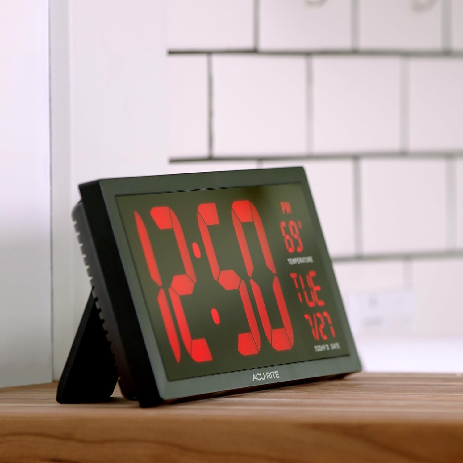 Digital Clock, 14.5-Inch / Red